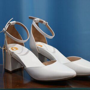 NEW Griffon White Leather Low Heel (US 8.5)